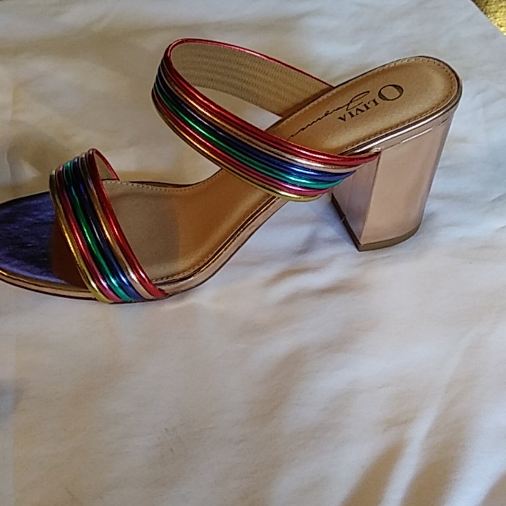 Bright colored Heels - Picture 2 of 4